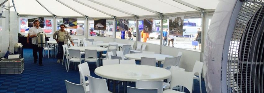 Les visiteurs du salon VIP des 24 heures du Mans ont passé la course au frais.